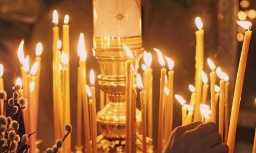 Κορωνοϊός: Παράταση και στα "λουκέτα" στις εκκλησίες